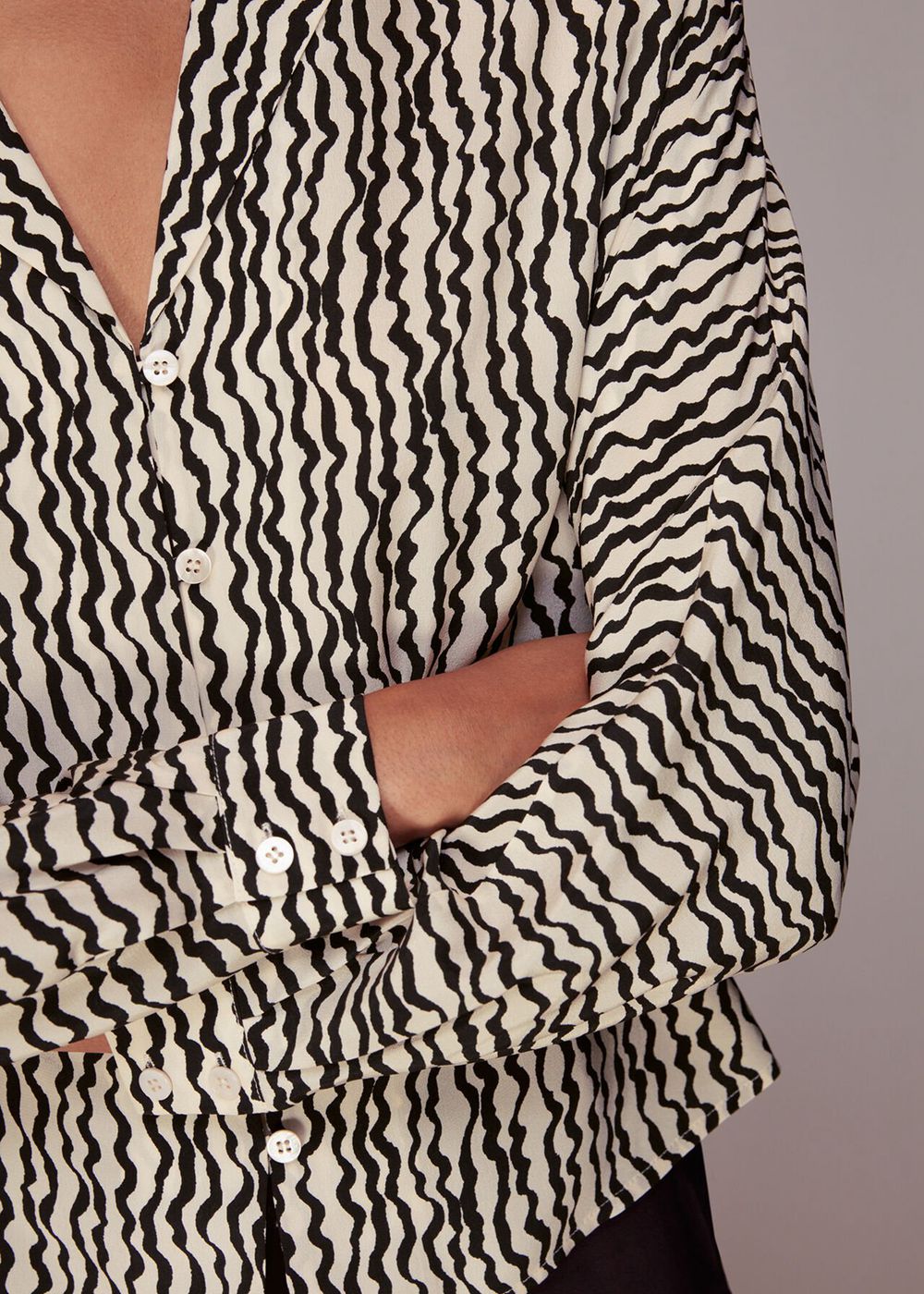 Whistles Wiggle Print Silk Shirts Black / White | US-96304ZJDS